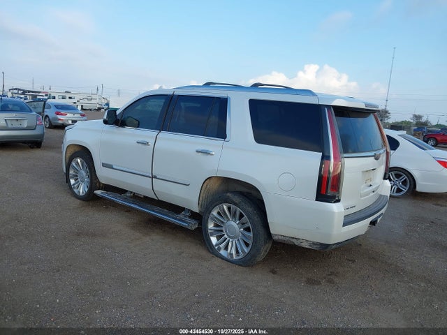 2018 CADILLAC ESCALADE 1GYS3DKJ6JR126772 Photo 2