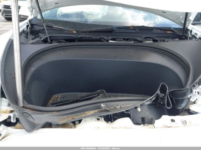 2024 TESLA MODEL 3 5YJ3E1ET3RF889091 Photo 9