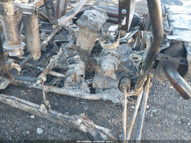 2022 POLARIS RZR 3NSN4V996NH415585 Photo 8