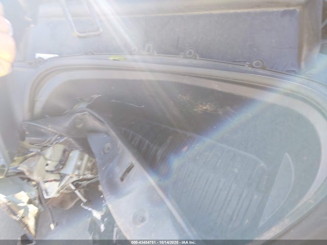 2022 TESLA MODEL Y 7SAYGDEF6NF390827 Photo 9