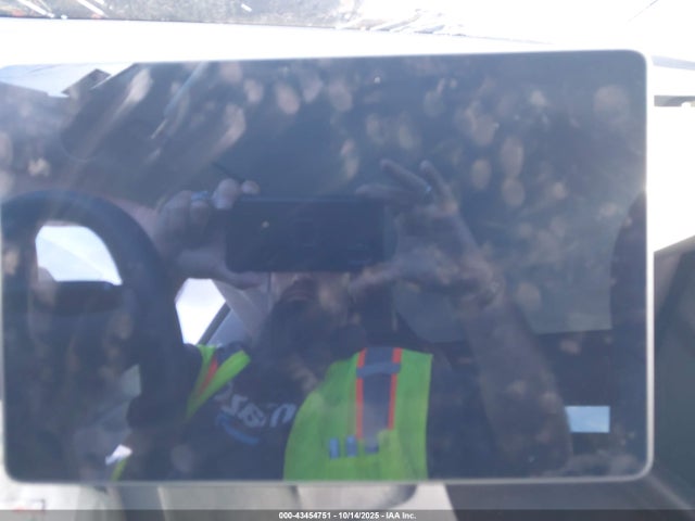 2022 TESLA MODEL Y 7SAYGDEF6NF390827 Photo 6