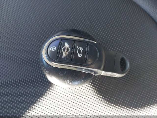 2016 MINI HARDTOP WMWXU1C5XG2D11725 Photo 10