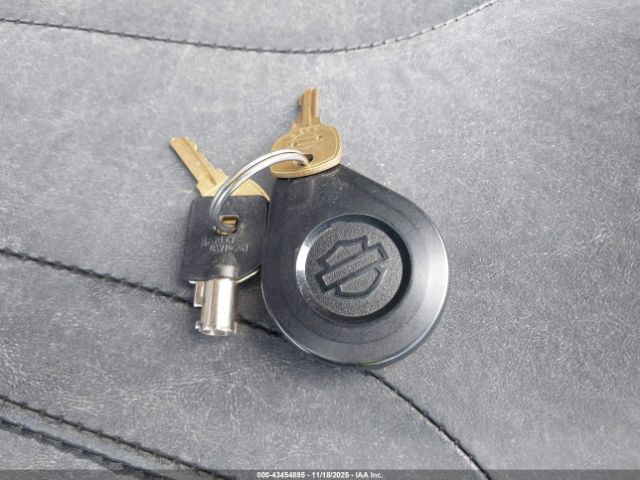 2022 HARLEY-DAVIDSON FLTRXS 1HD1KTP20NB620087 Photo 10