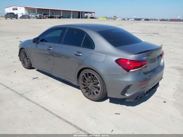 2021 MERCEDES-BENZ AMG A 35 W1K3G5BB4MJ265868 Photo 2