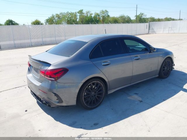 2021 MERCEDES-BENZ AMG A 35 W1K3G5BB4MJ265868 Photo 3