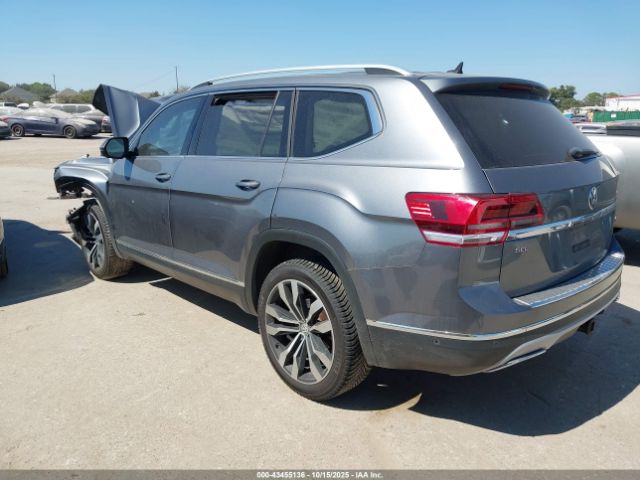 2019 VOLKSWAGEN ATLAS 1V2NR2CAXKC586329 Photo 2