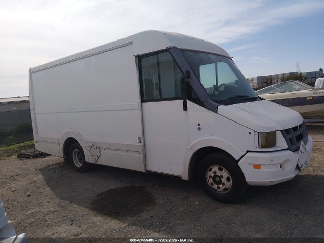 JALB4T17XF7W00257 Isuzu Commercial Van