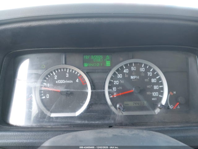 JALB4T17XF7W00257 Isuzu Commercial Van