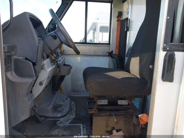 JALB4T17XF7W00257 Isuzu Commercial Van