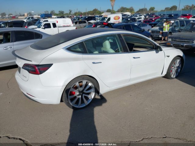 2019 TESLA MODEL 3 5YJ3E1EB4KF231809 Photo 3