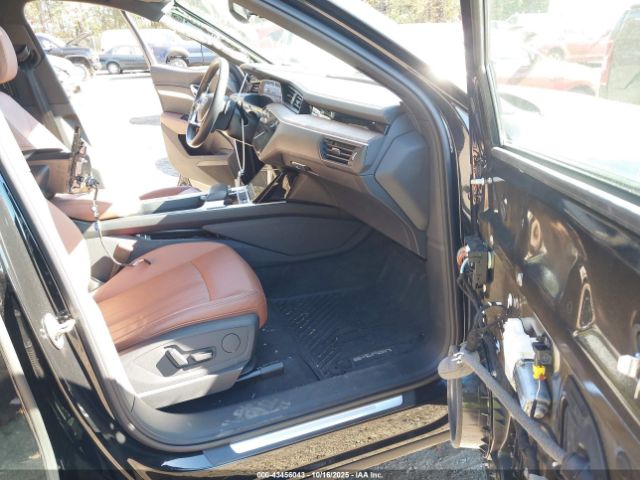 2022 AUDI E-TRON WA1AAAGE9NB028653 Photo 4