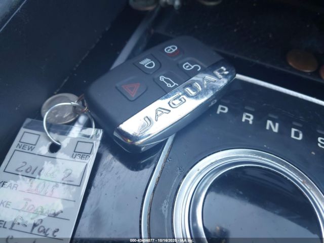 2018 JAGUAR F-PACE SADCJ2FX5JA264714 Photo 10