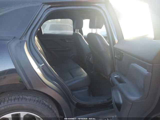 2018 JAGUAR F-PACE SADCJ2FX5JA264714 Photo 7