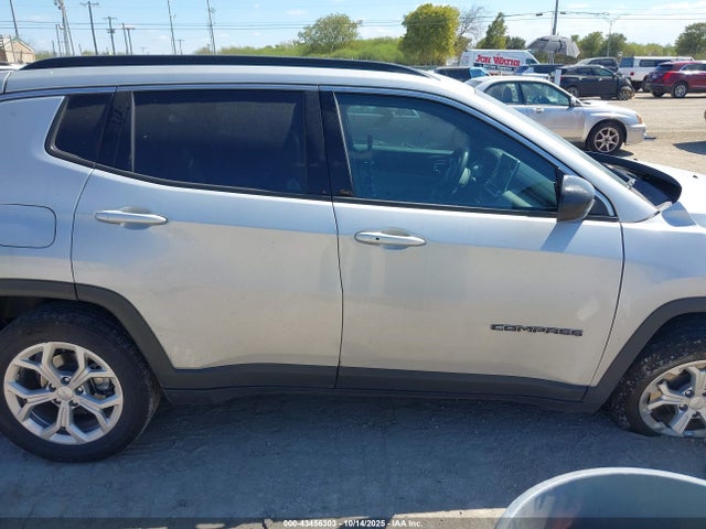 Jeep Compass 2024 3C4NJDBN4RT110925 Image 13
