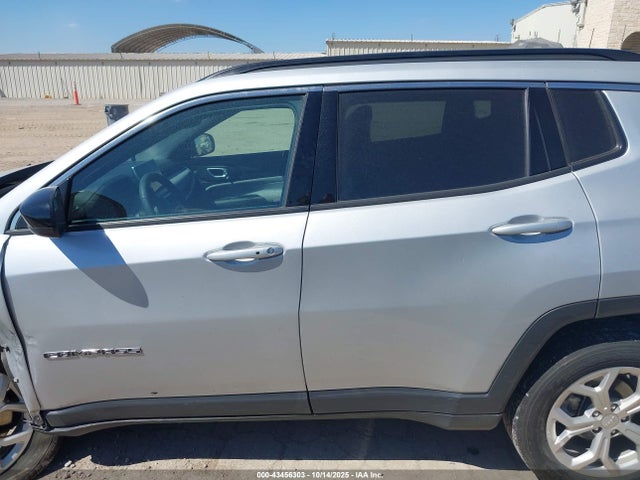 Jeep Compass 2024 3C4NJDBN4RT110925 Image 14