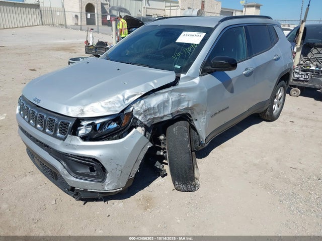 Jeep Compass 2024 3C4NJDBN4RT110925 Image 2