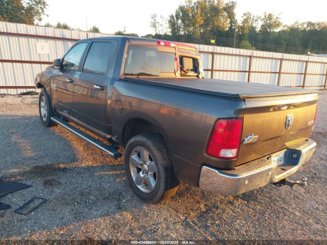 2018 RAM 1500 3C6RR7LG0JG226333 Photo 2