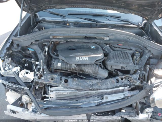 2016 BMW X1 WBXHT3C34G5E50836 Photo 9