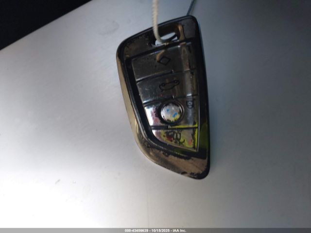 2016 BMW X1 WBXHT3C34G5E50836 Photo 10