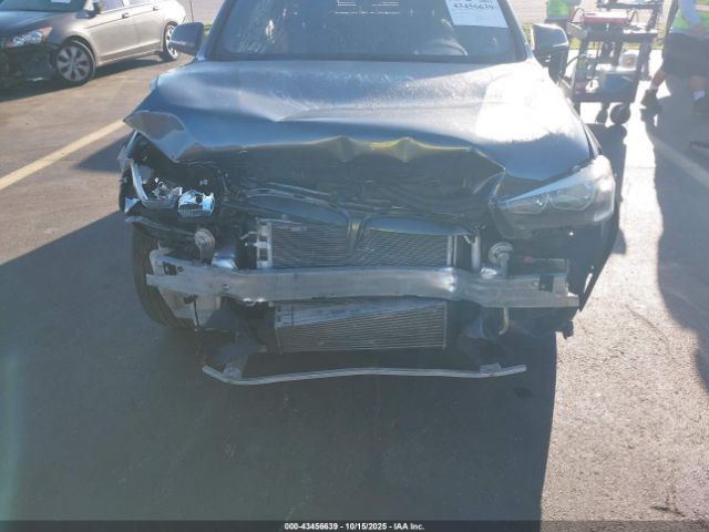 2016 BMW X1 WBXHT3C34G5E50836 Photo 5