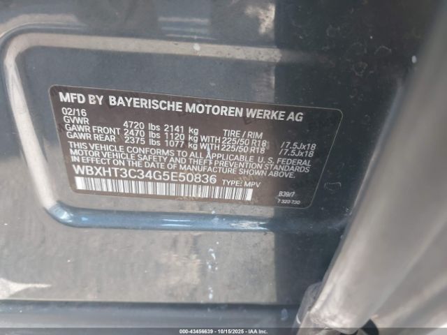 2016 BMW X1 WBXHT3C34G5E50836 Photo 8