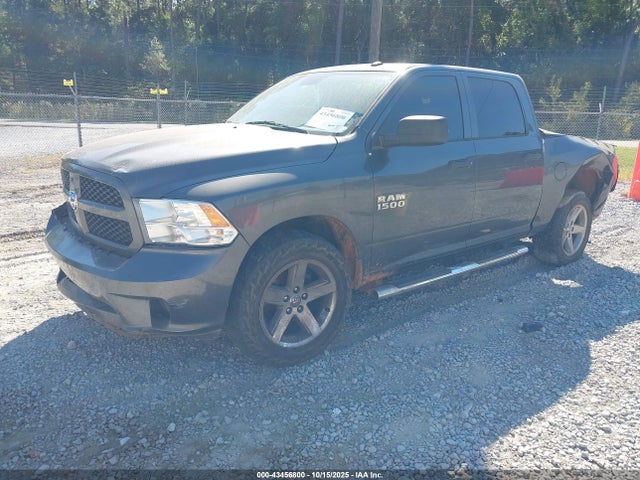 3C6RR6KG7JG225823 RAM 1500 Express 4x2 5&#039;7 Box