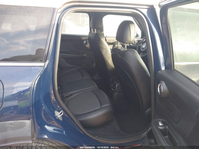 2017 MINI COUNTRYMAN WMZYV5C38H3E02093 Photo 7