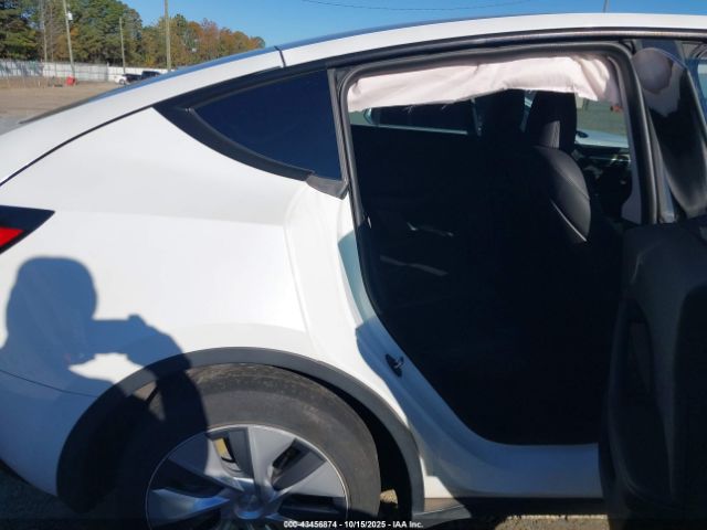 2023 TESLA MODEL Y 7SAYGDEE5PA040340 Photo 7