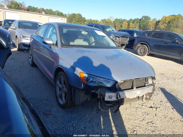 2015 AUDI A3 WAUACGFF4F1070732 Photo 0