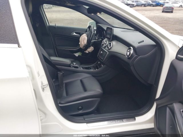 2017 MERCEDES-BENZ GLA 250 WDCTG4GB8HJ345235 Photo 4