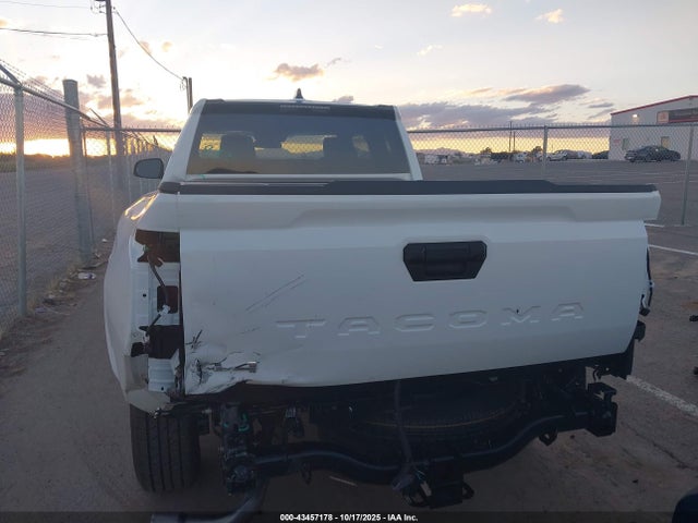 Toyota Tacoma 2025 3TYJDAKN7ST020337 Image 31