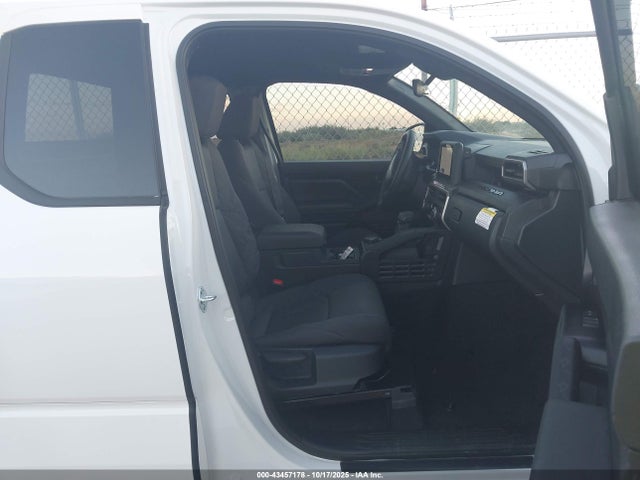 Toyota Tacoma 2025 3TYJDAKN7ST020337 Image 19
