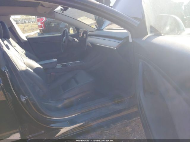 2021 TESLA MODEL 3 5YJ3E1EB2MF869107 Photo 4