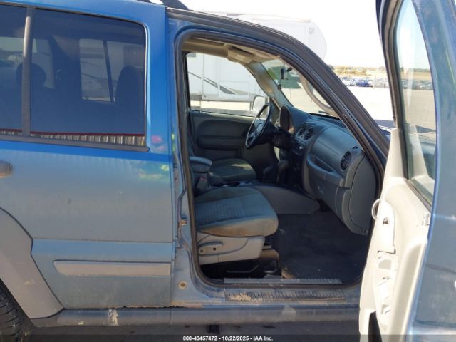 2005 JEEP LIBERTY 1J4GL48K65W601138 Photo 4
