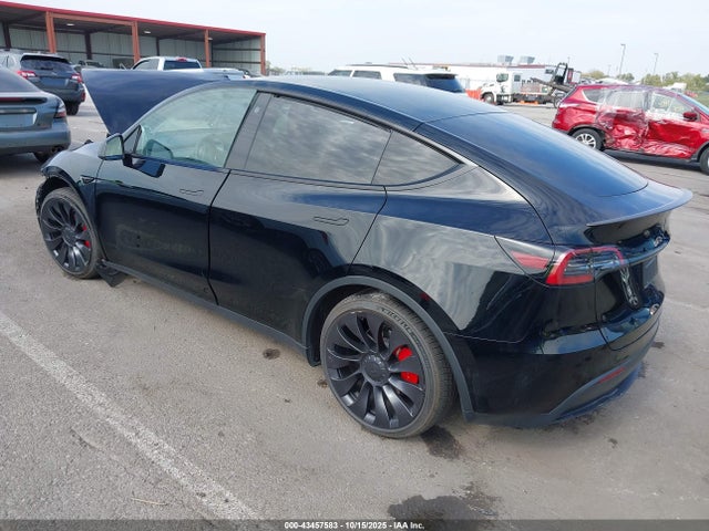 2023 TESLA MODEL Y 7SAYGDEF0PF783208 Photo 2