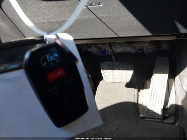 2024 TOYOTA BZ4X JTMABACA3RA078711 Photo 10