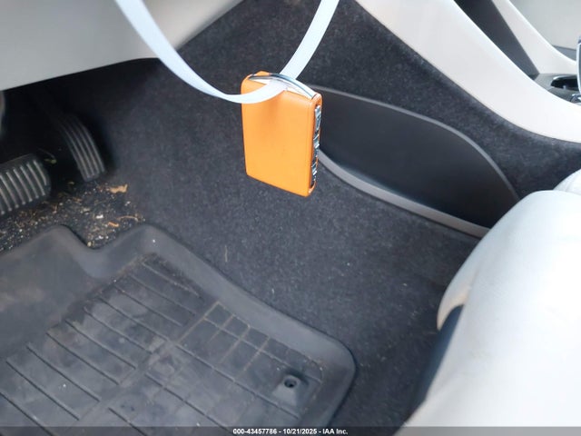 2024 VOLVO XC40 YV4L12UM5R2340682 Photo 10