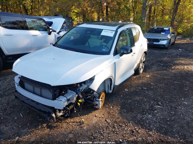 2024 VOLVO XC40 YV4L12UM5R2340682 Photo 1