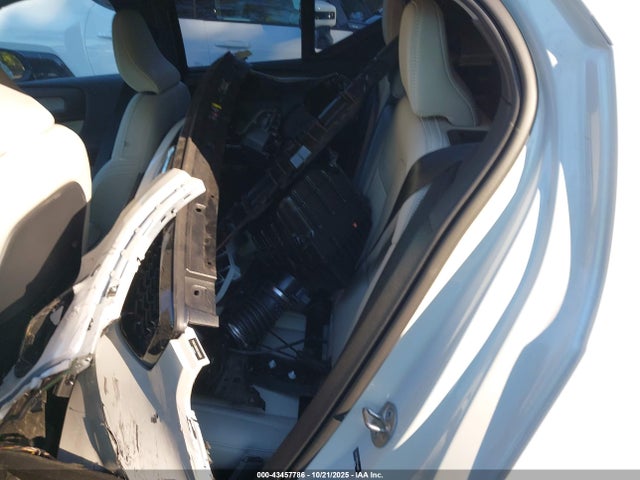 2024 VOLVO XC40 YV4L12UM5R2340682 Photo 7