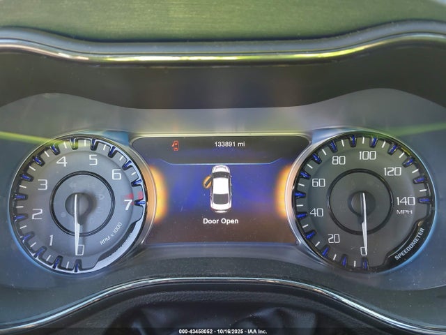 Продажа на аукционе авто 2015 Chrysler 200 S, vin: 1C3CCCDG1FN632194, номер лота: 43458052