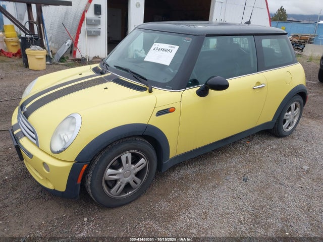 2006 MINI COOPER WMWRC33596TJ74063 Photo 1