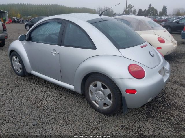 2001 VOLKSWAGEN NEW BEETLE 3VWDD21C31M448139 Photo 2