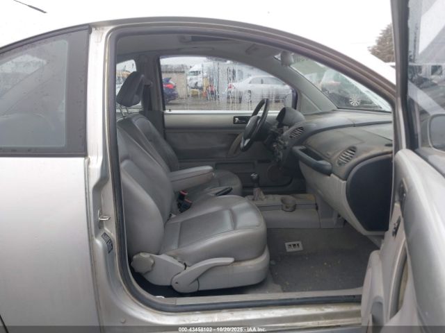 2001 VOLKSWAGEN NEW BEETLE 3VWDD21C31M448139 Photo 4