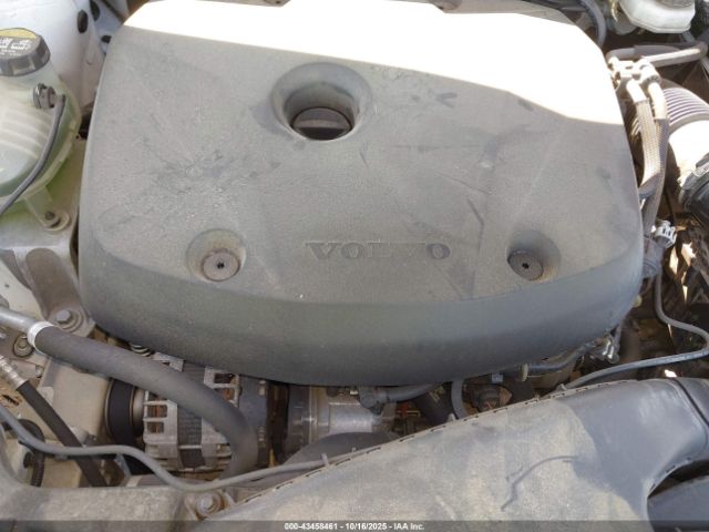 2021 VOLVO XC40 YV4162UM1M2404976 Photo 9