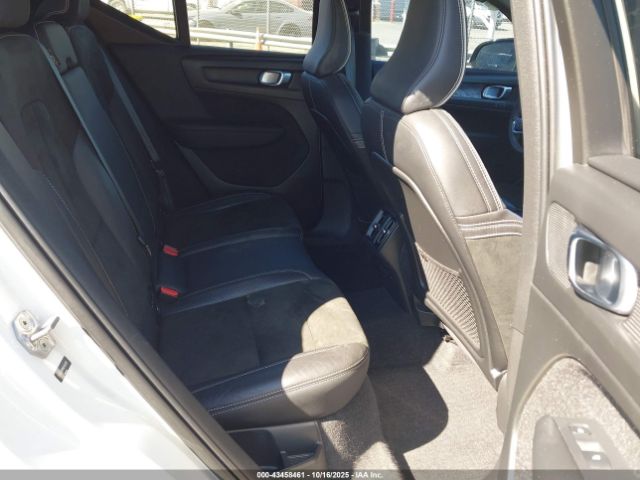 2021 VOLVO XC40 YV4162UM1M2404976 Photo 7