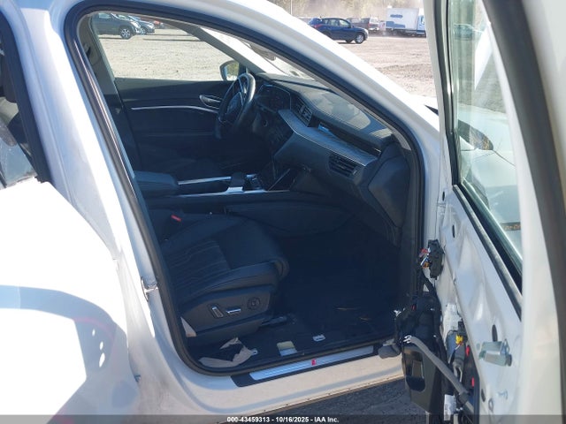 2022 AUDI E-TRON SPORTBACK WA13AAGE5NB037150 Photo 4