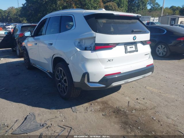 2023 BMW X1 WBX73EF0XP5X75464 Photo 2