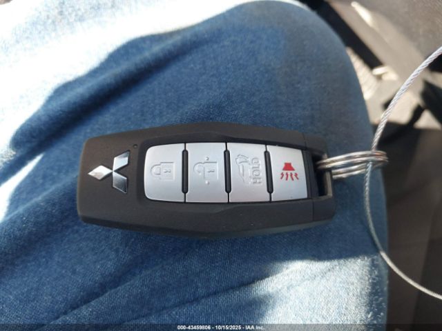 2025 MITSUBISHI OUTLANDER JA4J4VA86SZ023219 Photo 10