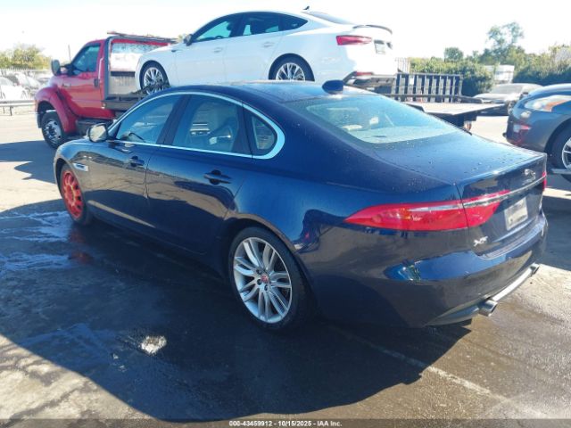 2016 JAGUAR XF SAJBK4BV2GCY19251 Photo 2