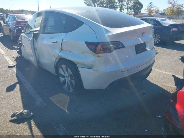 2021 TESLA MODEL Y 5YJYGAEEXMF186341 Photo 2
